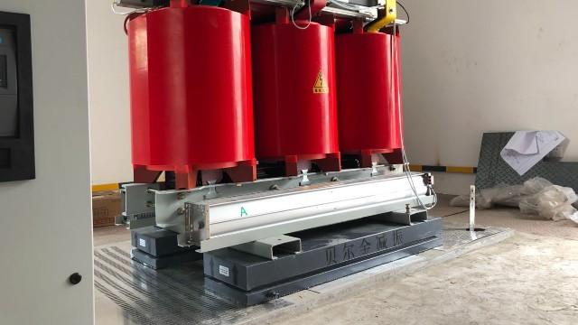 小区干式变压器噪声大怎么回事